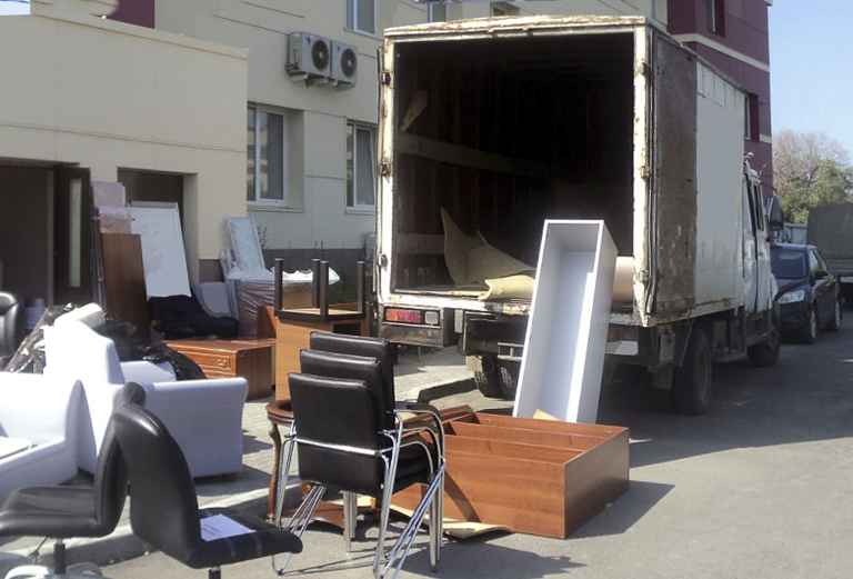 Заказ грузовой газели для доставки мебели : Личные вещи (сумки) из Калининграда в Севастополь